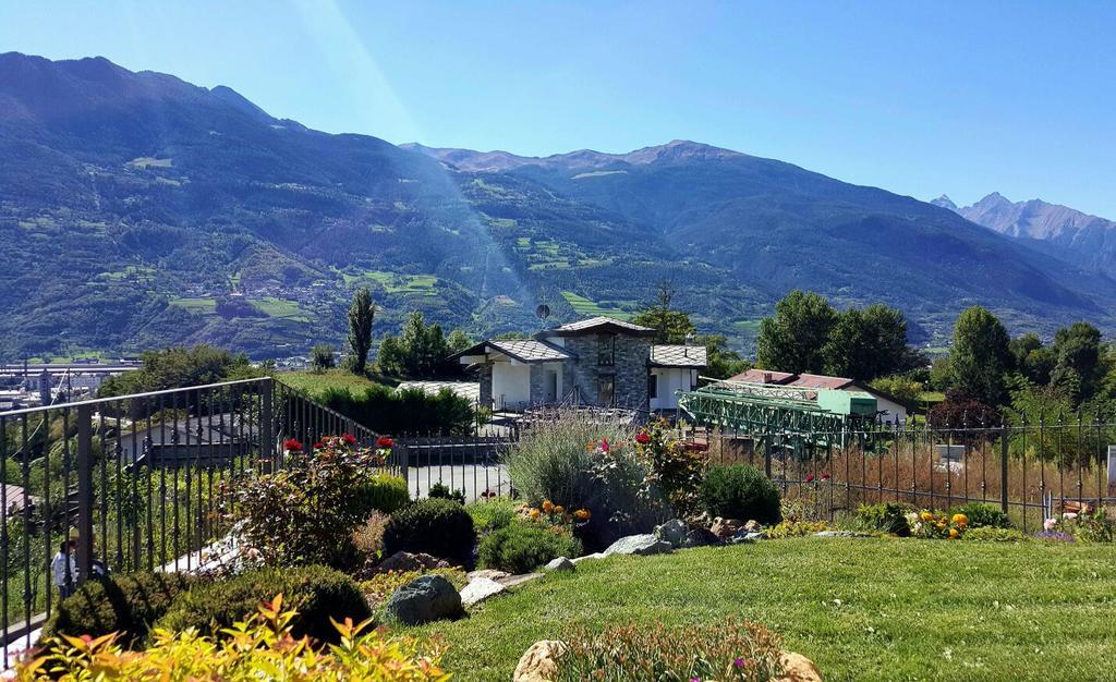 Appartamento Fleur Des Neiges Aosta Ruang foto