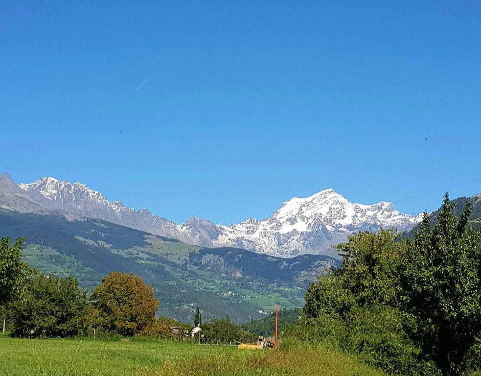 Appartamento Fleur Des Neiges Aosta Ruang foto