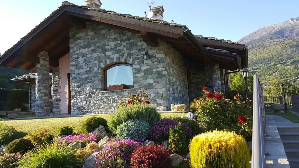 Appartamento Fleur Des Neiges Aosta Bagian luar foto